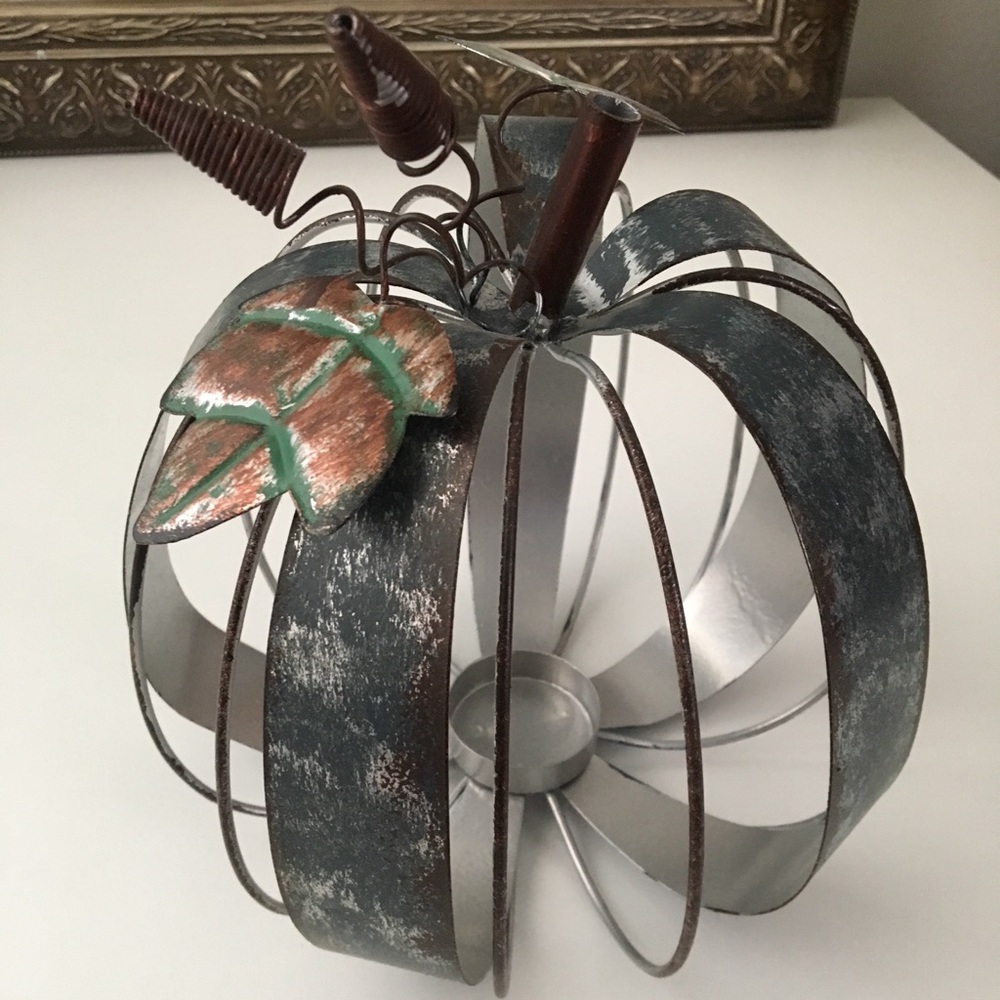 Pumpkin tealight candle holder